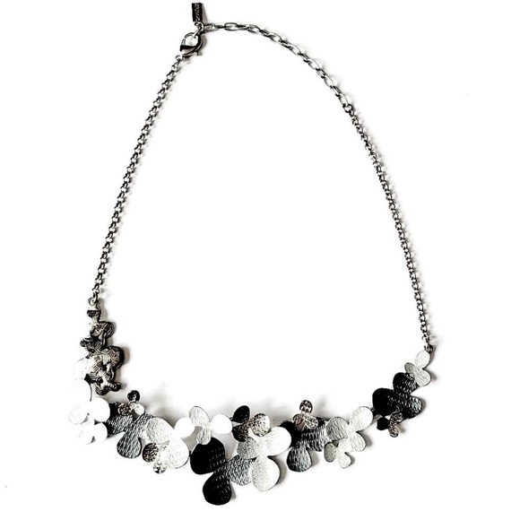 SPOUTNIK Silver Chain Link Multi-grey Textured Floral Shapes Necklace - Picture 6 of 11